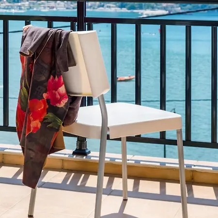 Captain Fotis 4 * Pondi