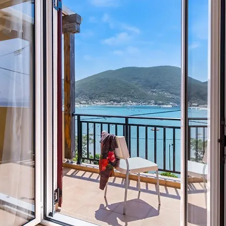 Captain Fotis 4 Pondi