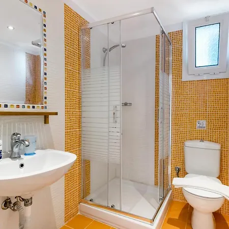 Captain Fotis 4 * Pondi